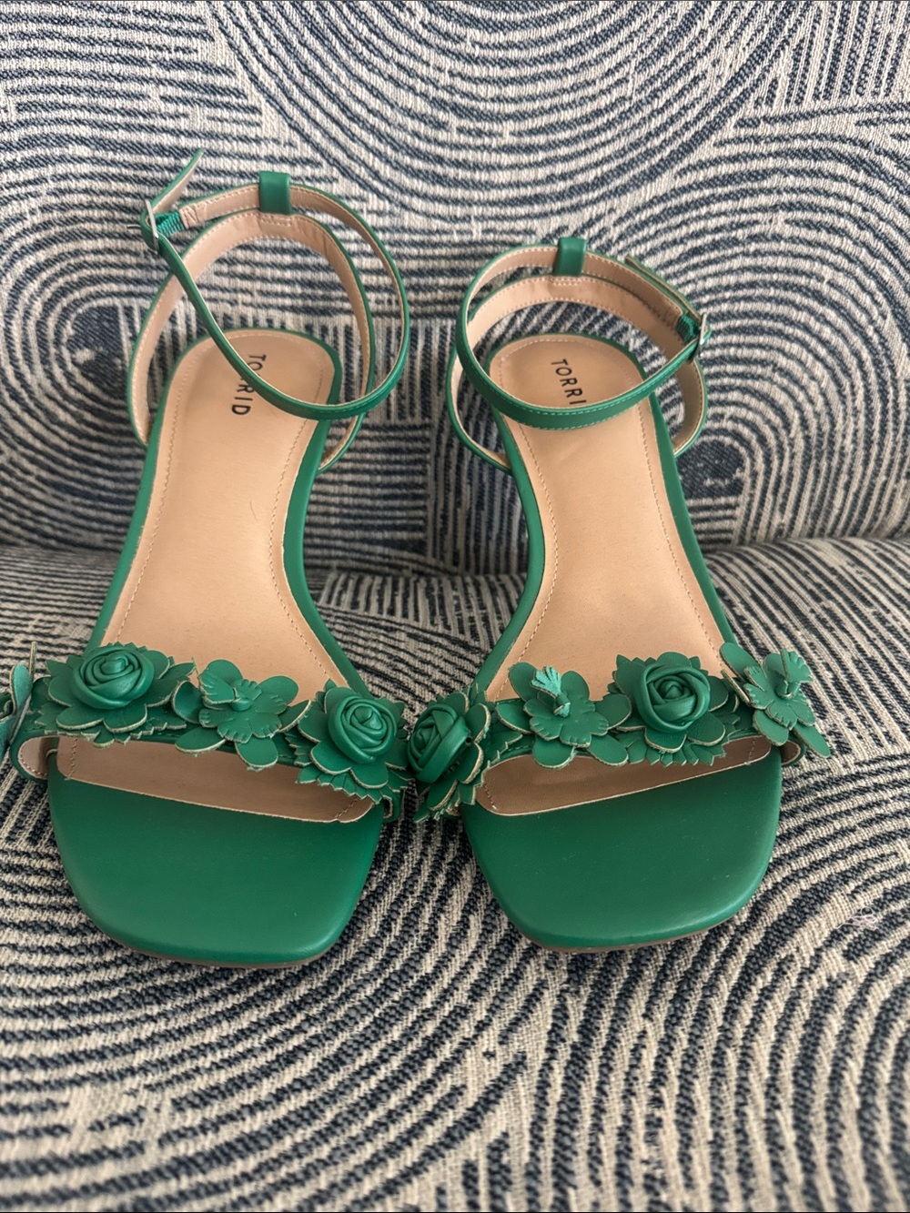 TORRID Green Floral Ankle-Strap Sandals with Rose Appliqués Sz 11.5W